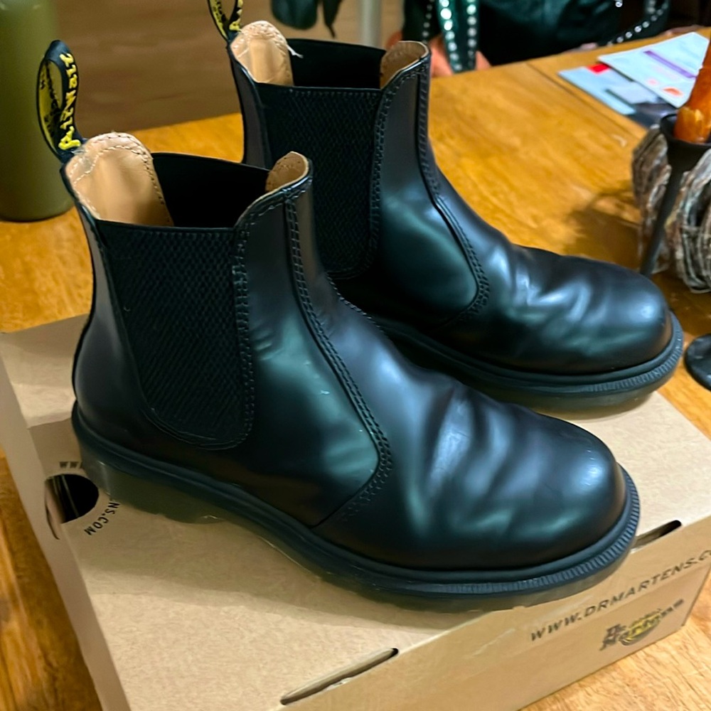 Dr. Martens 2976 Chelsea Boot in black